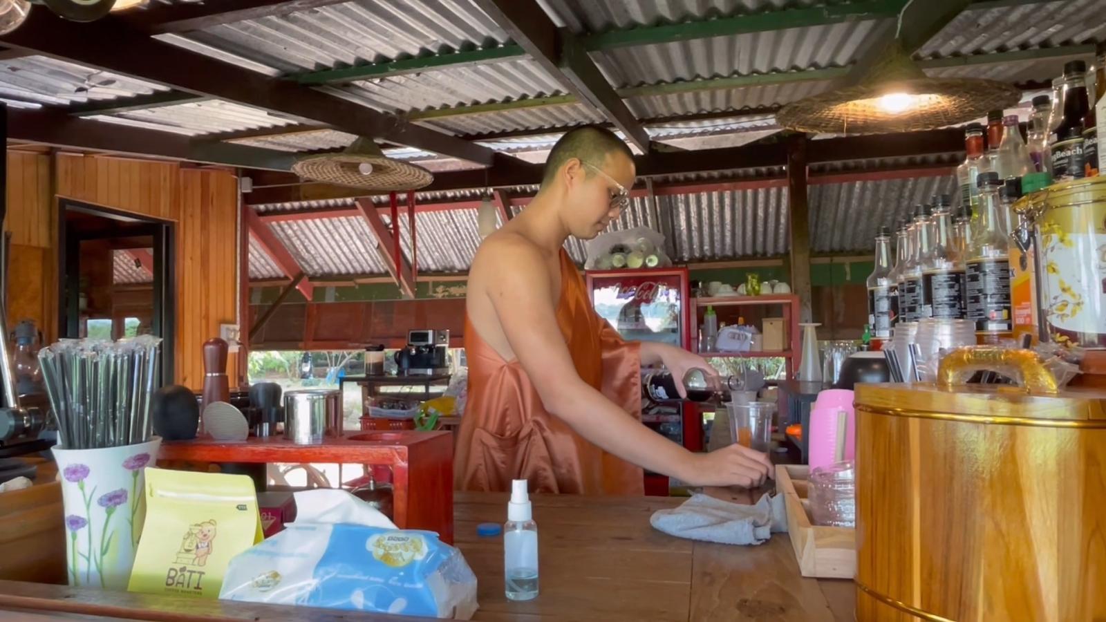 ฮือฮา! “อามะ ภันเต” คาเฟ่ หลวงพี่ชง ญาติโยมชิมฟรี : PPTVHD36 ฮือฮา! “อามะ ภันเต” คาเฟ่ หลวงพี่ชง ญาติโยมชิมฟรี : Pptvhd36